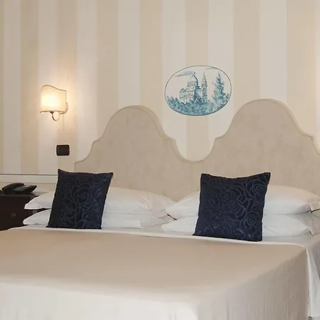 Arca Hotel 3*